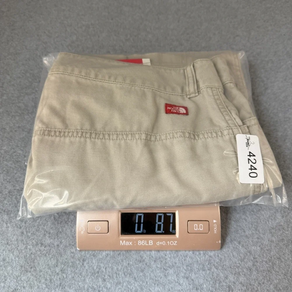 The North Face Soy Beige At Ease Shorts Cotton Cargo Hiking Womens Size 12 R NWT